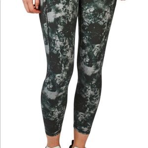 Sweaty Betty Zero Gravity pocket leggings 7/8 length size xs